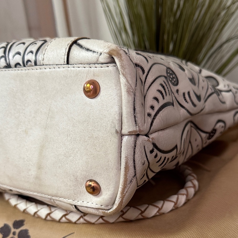 Patricia Nash Rena Cream and Black Leather Tote - Picture 6 of 7